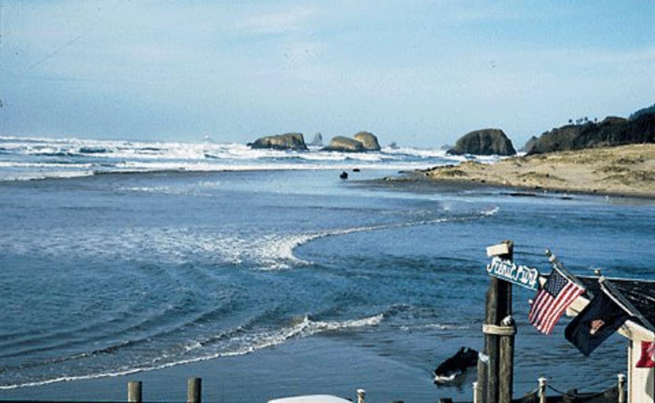 Webb'S Scenic Surf Hotell Cannon Beach Exteriör bild
